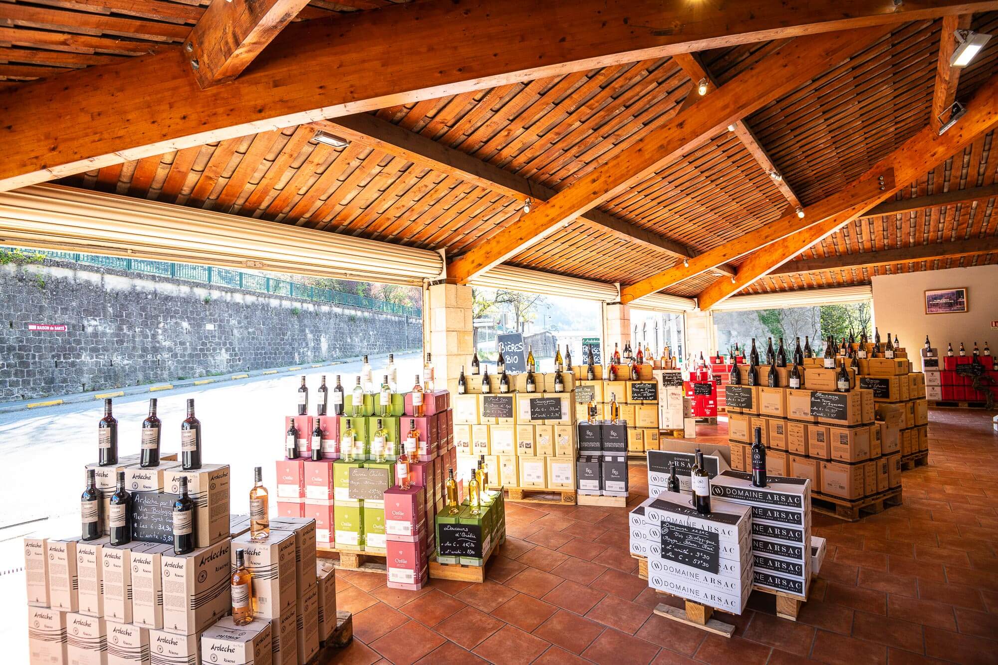 Cave et halles de l'Ardéchoise - Largentière