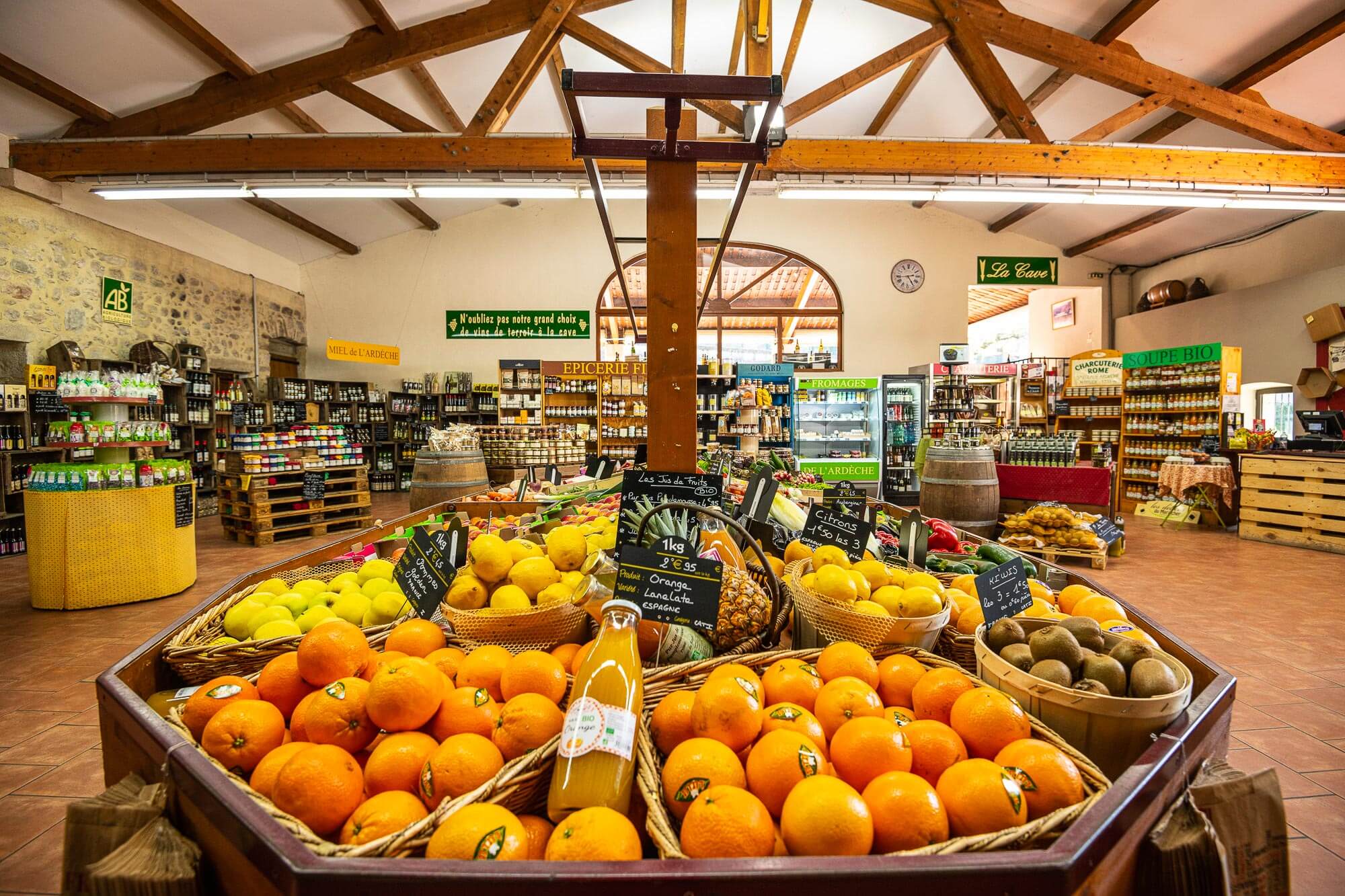 Cave et halles de l'Ardéchoise - Largentière